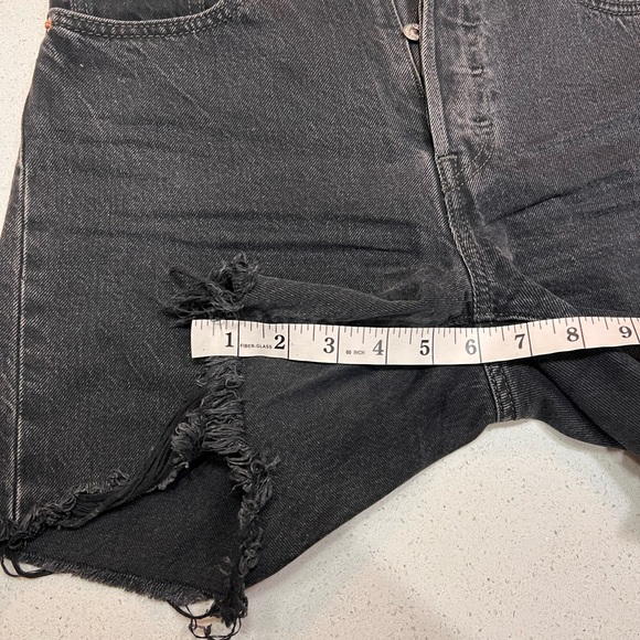 Levi’s 501 mid thigh short - Picture 5 of 6